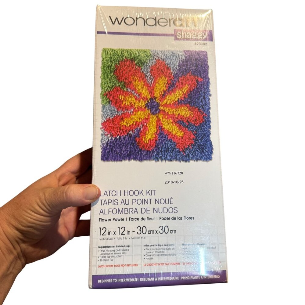 Wonderart Shaggy Latch Rug art Craft kit NWT Flower Floral